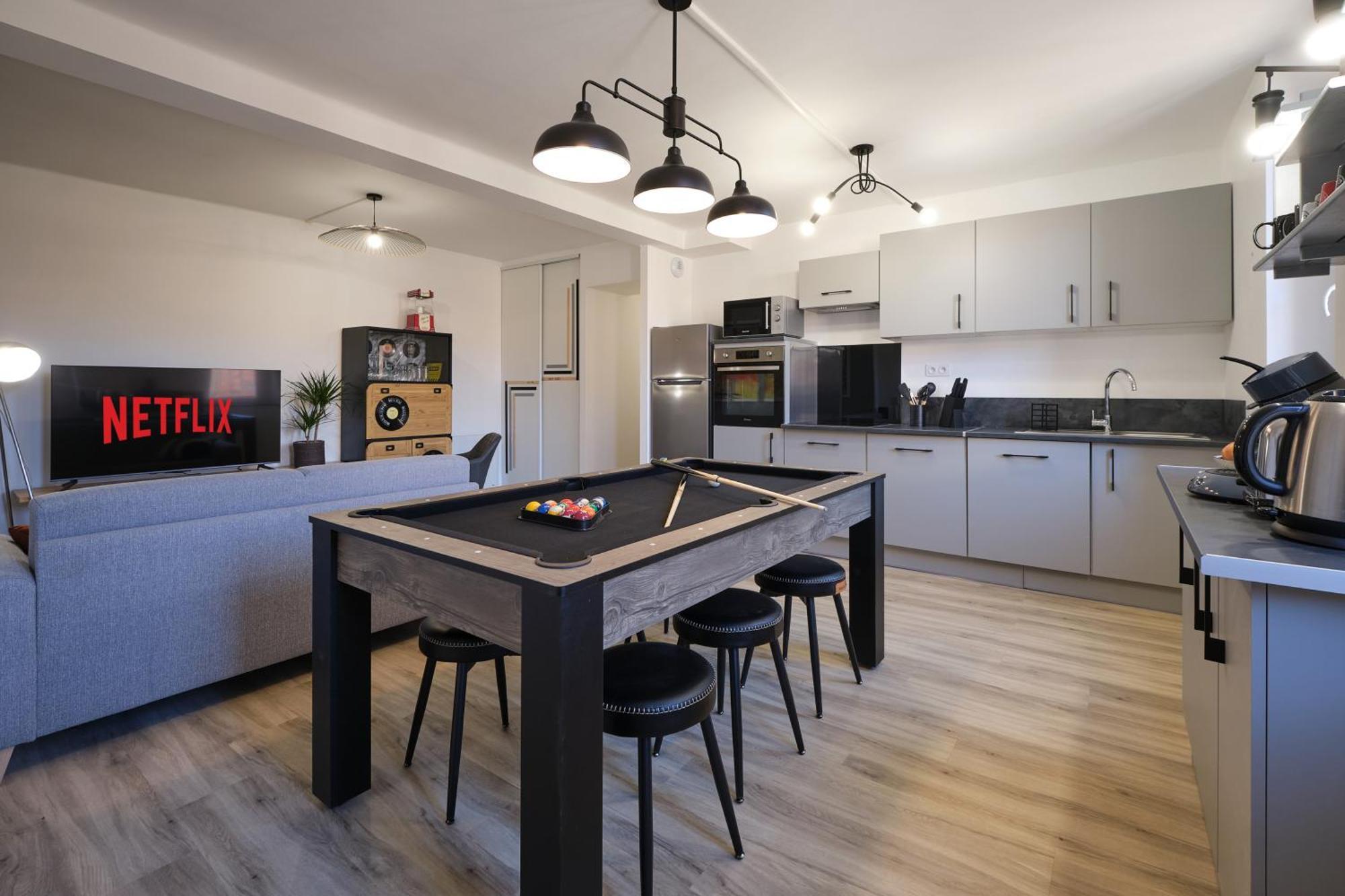 Magnifique*T4*Centre Ville*Wifi*Billard*Netflix* ลิโมว์ ภายนอก รูปภาพ